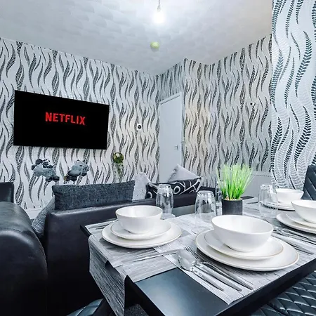 Holiday home 65 Inch Tv In Modern 2 Bed Hideaway *