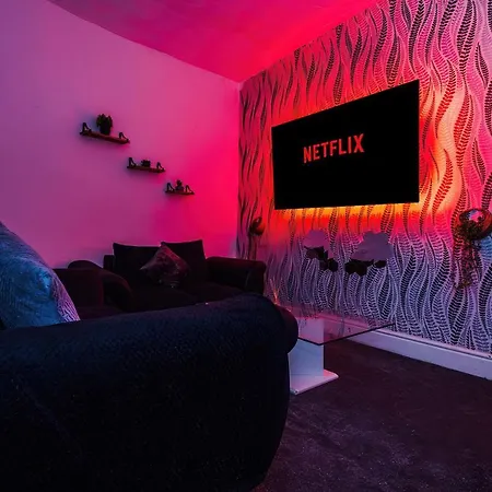65 Inch Tv In Modern 2 Bed Hideaway